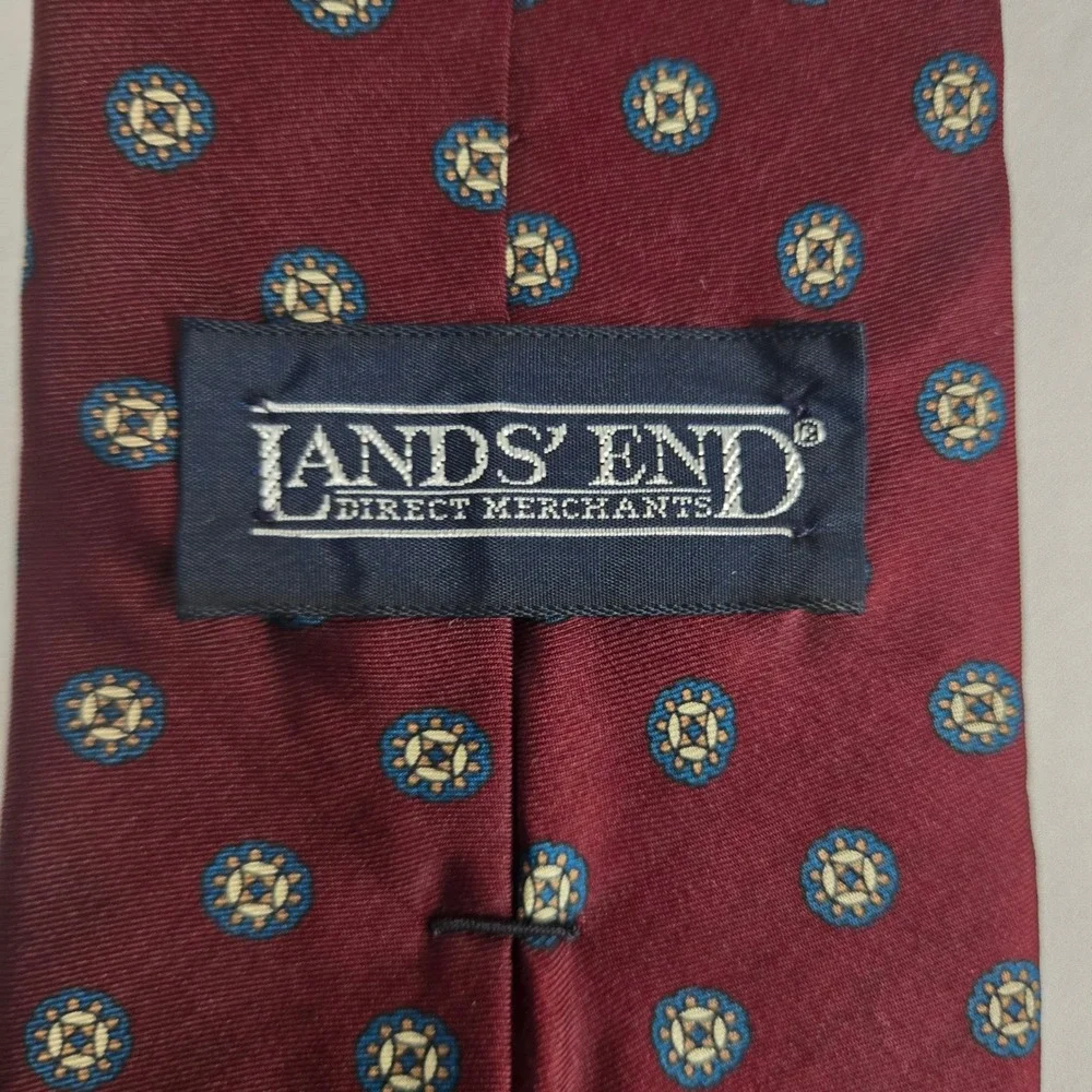 Land's End Mens Silk Tie Burgundy Red Geometric Medallion Hand Sewn Necktie